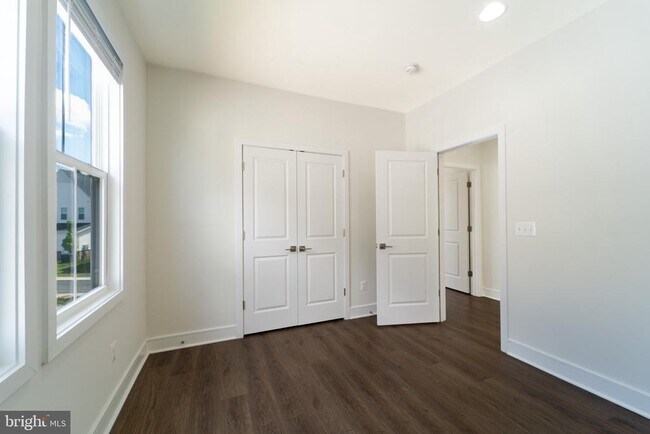 Building Photo - 41935 Spring Air Dr