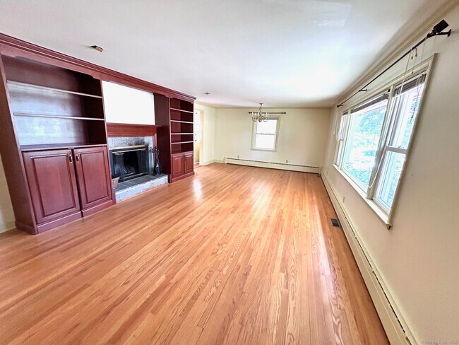Building Photo - 478 Judd St