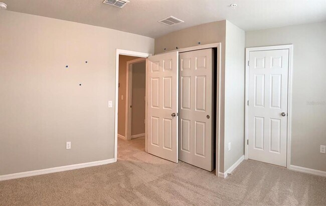 Building Photo - 975 Robin Holly St