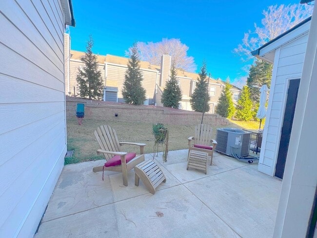Building Photo - 6800 Milligan Way