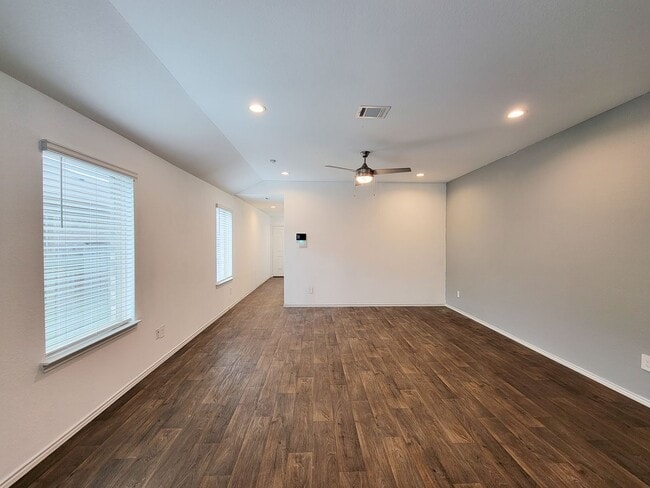 Building Photo - Welcome to your next home in the heart of Downtown Cleveland, Texas! This inviting 3-bedroom, 2-b...