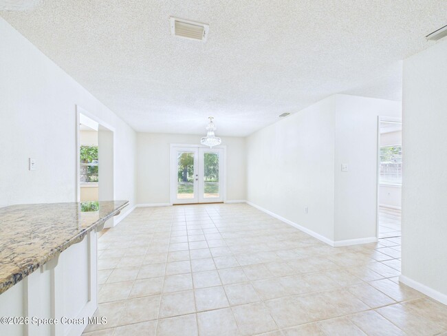 Building Photo - 1523 Breese St NE