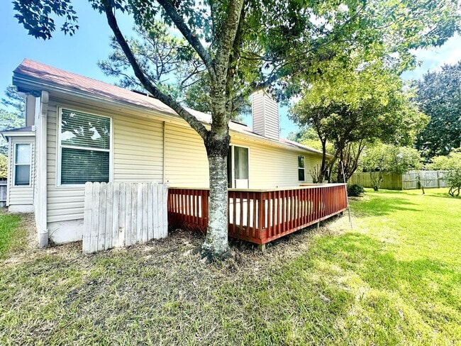 Building Photo - 3Bed/ 2Bath Home - Available Now!