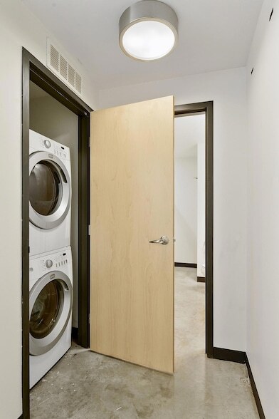 Building Photo - 730 N 4th St