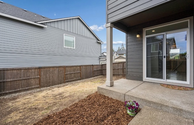 Building Photo - 12101 SE Punch Bowl Fls Ct