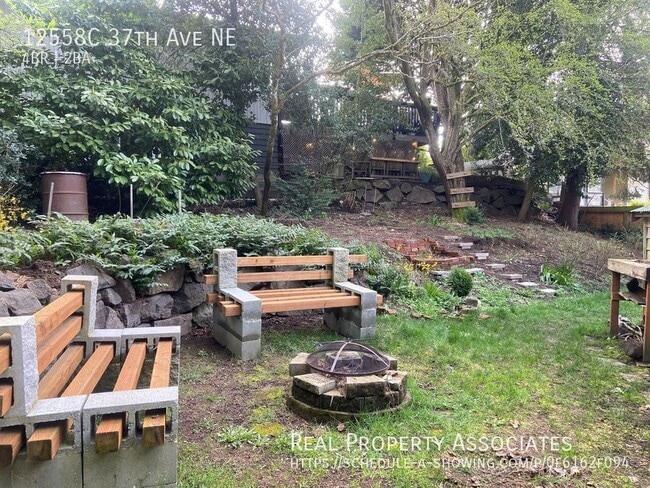 Building Photo - 12558C 37th Ave NE-