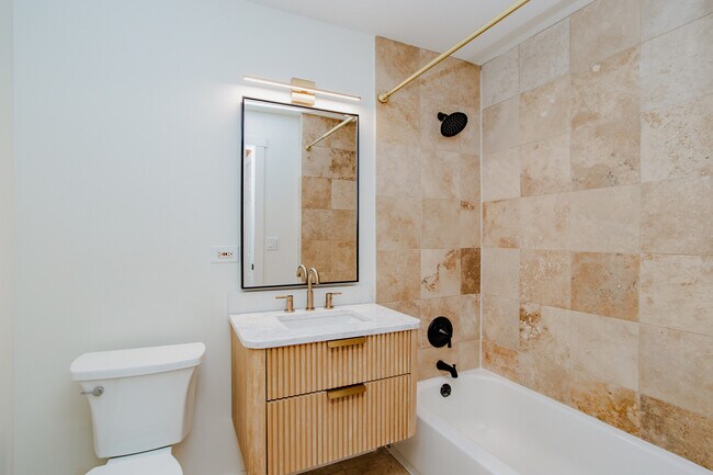 Building Photo - 6677 N Oliphant Ave