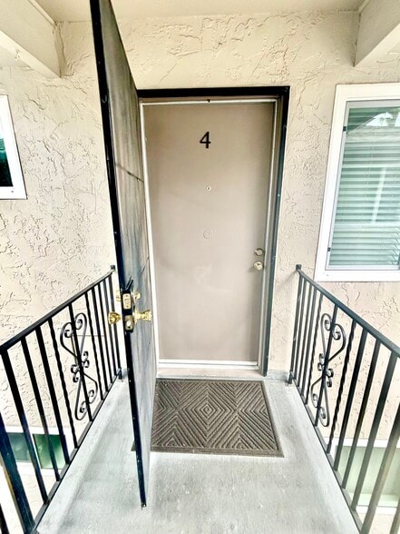 Unit - 676 Garland Ave