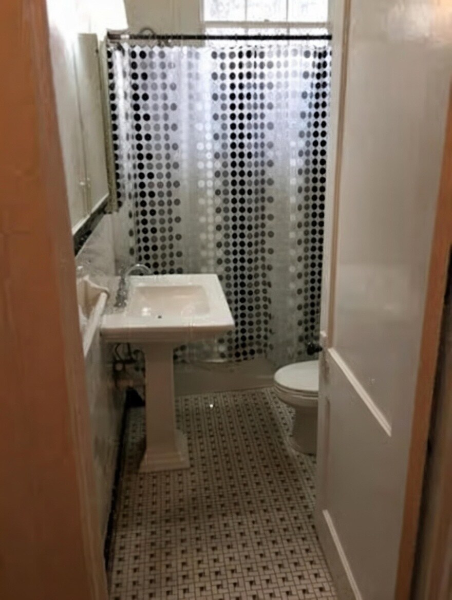 Building Photo - 1803 Calhoun St