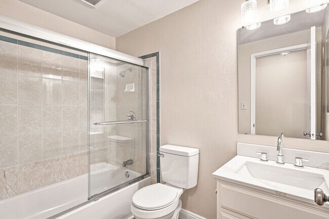Building Photo - 6741 Altiplano Way