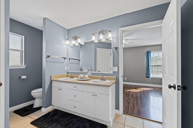 Building Photo - Pet Friendly 3-bedroom, 2-bath brick home with an office in southwest Pensacola