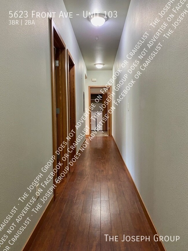 Building Photo - 5623 Front Ave