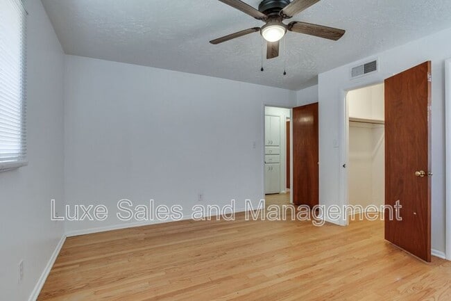 Building Photo - 3516 Mt Pleasant Dr