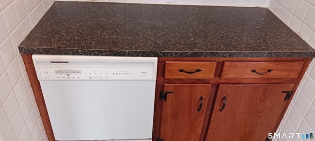 Building Photo - 75 Parker Pl