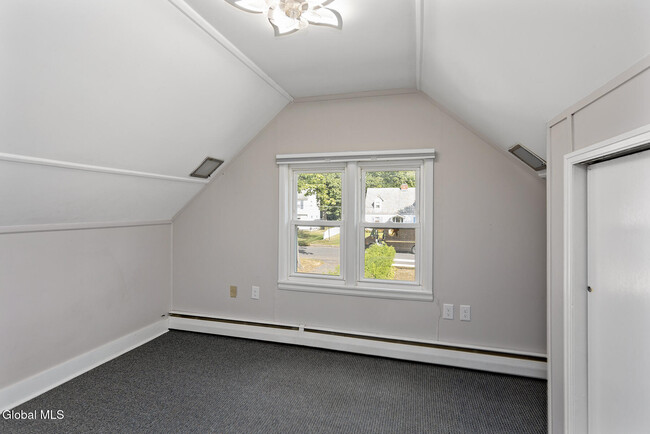 Building Photo - 175 York Ave
