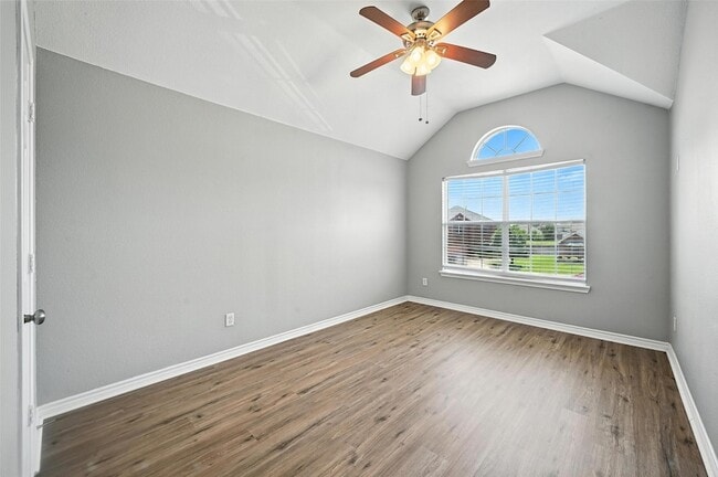 Building Photo - 312 Larkspur Ct