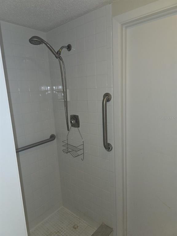 Building Photo - 11835 Meadow Dr