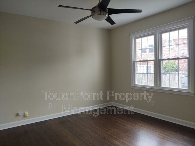 Building Photo - 910 McAlway Rd
