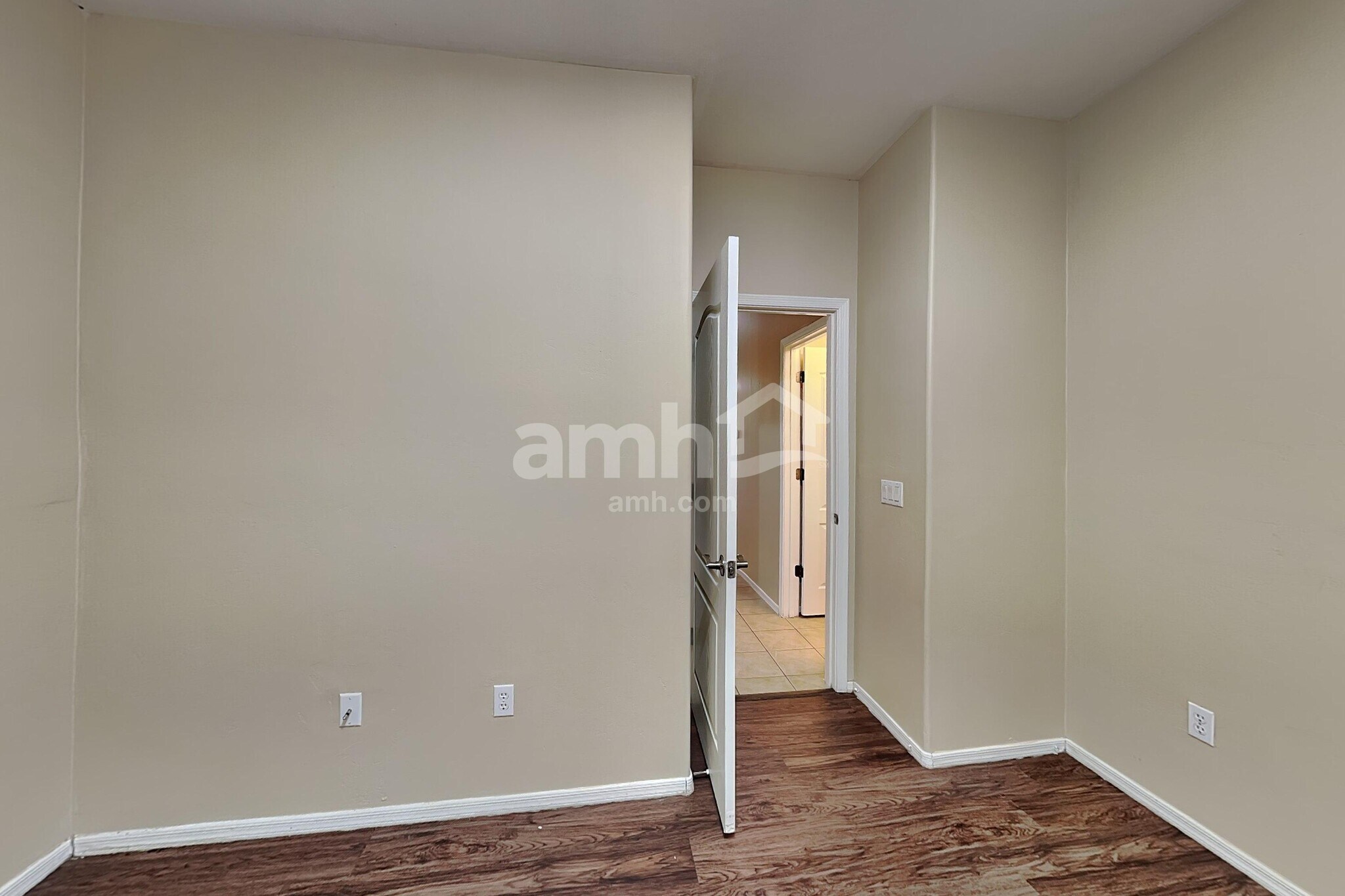 Building Photo - 5561 S Lemon Tree Dr