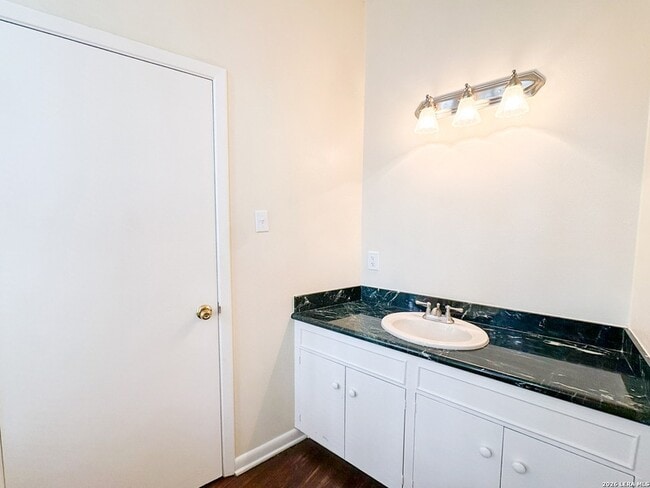 Building Photo - 245 Losoya St