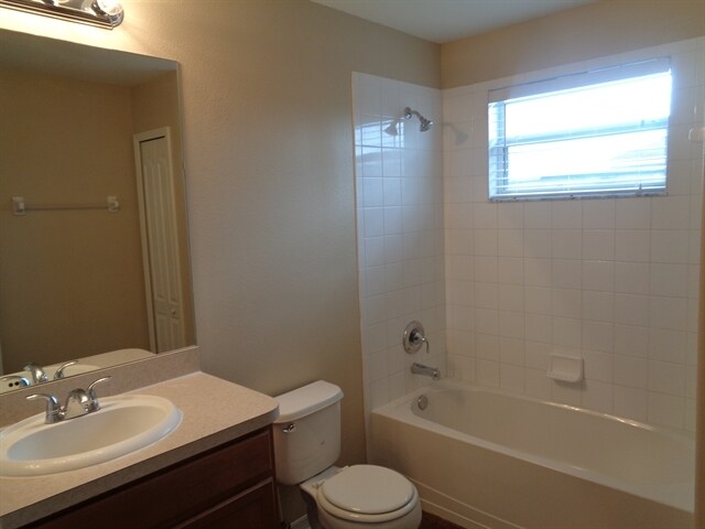 Building Photo - 15403 Quail Woods Pl