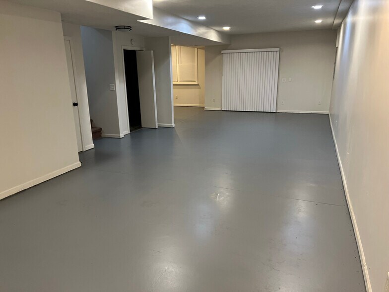 Building Photo - 4557 Butler Ave