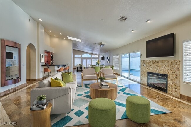 Building Photo - 8129 Pacific Cove Dr