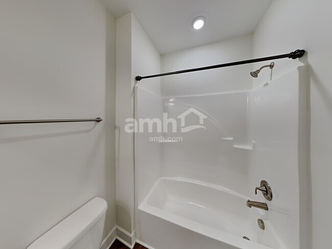 Building Photo - 460 Bluewater Dr