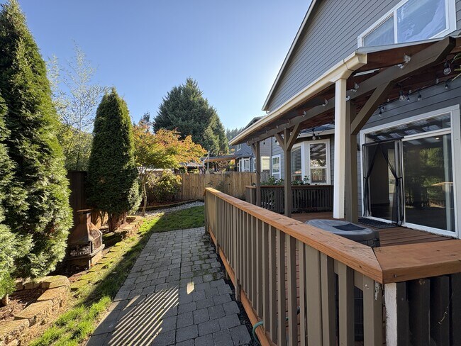 Building Photo - 12982 SW Kameron Way