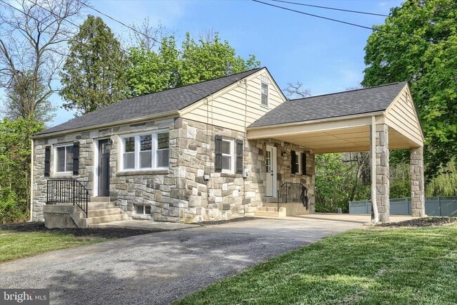 Building Photo - 2400 Linglestown Rd