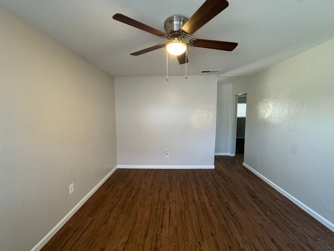 Building Photo - 1800 Orange St