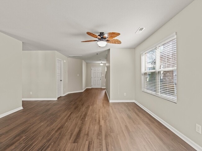 Building Photo - 208 Sedgewick Dr