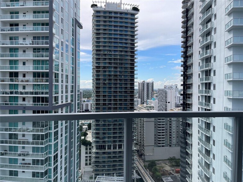 Primary Photo - 1060 Brickell Ave