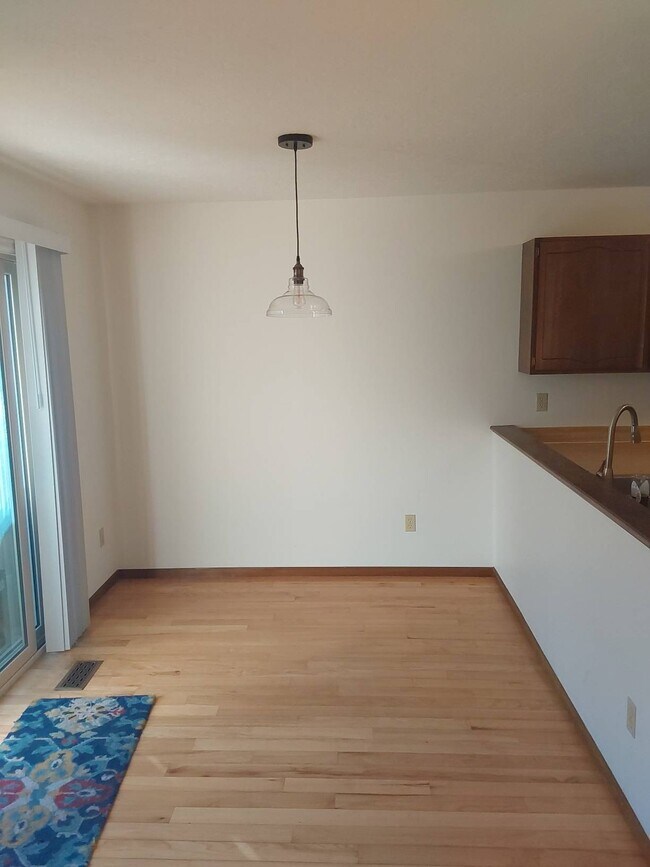 Building Photo - 909 44th Ave Ct