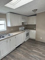 Building Photo - 1623 Paradela Pl