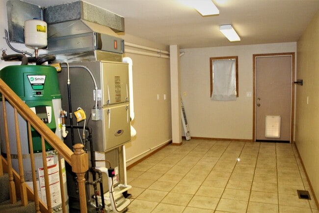 Building Photo - 321 Keach Ct