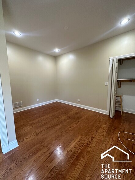 Building Photo - 4336 S Indiana Ave