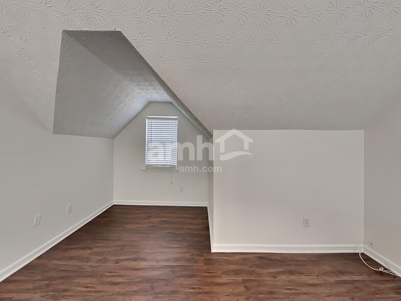 Building Photo - 750 Compton Ln