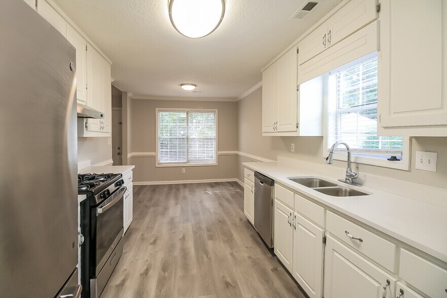 Building Photo - 311 Fallview Dr