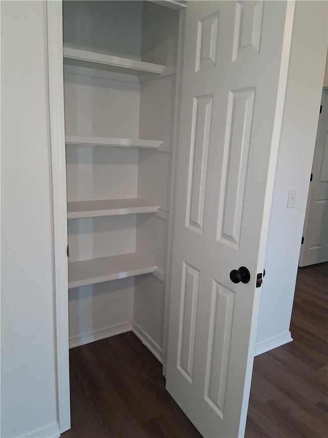 Building Photo - 1403 Camellia Dr