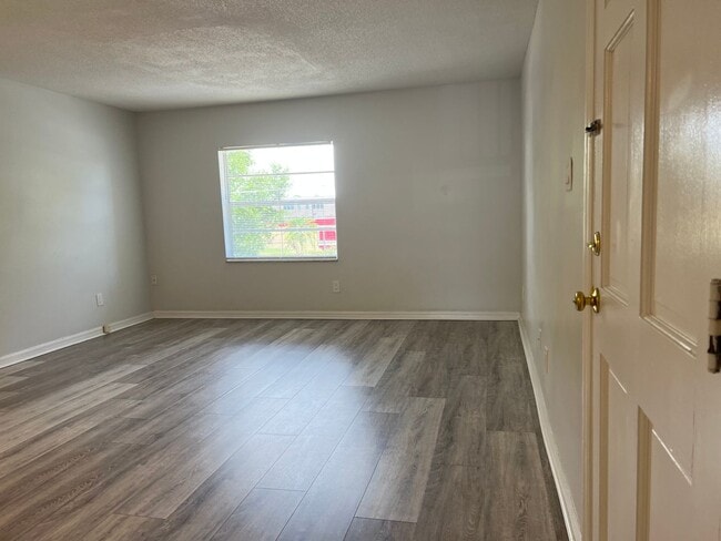Interior Photo - The Carl