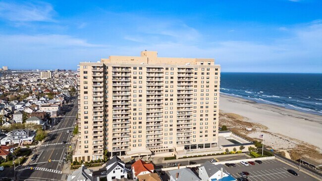 Building Photo - 5000 Boardwalk