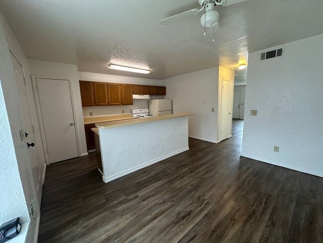 Building Photo - 1311 Eastgate Dr