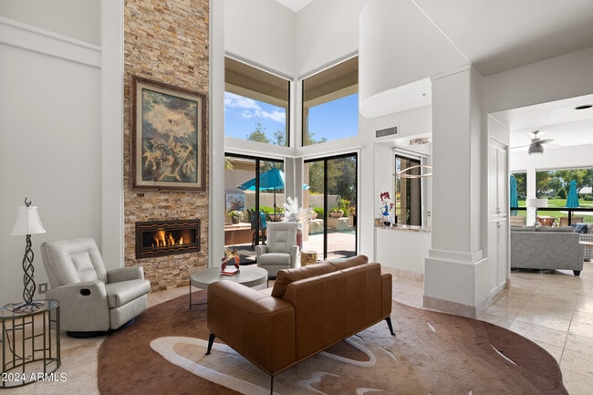 Building Photo - 7705 E Doubletree Ranch Rd