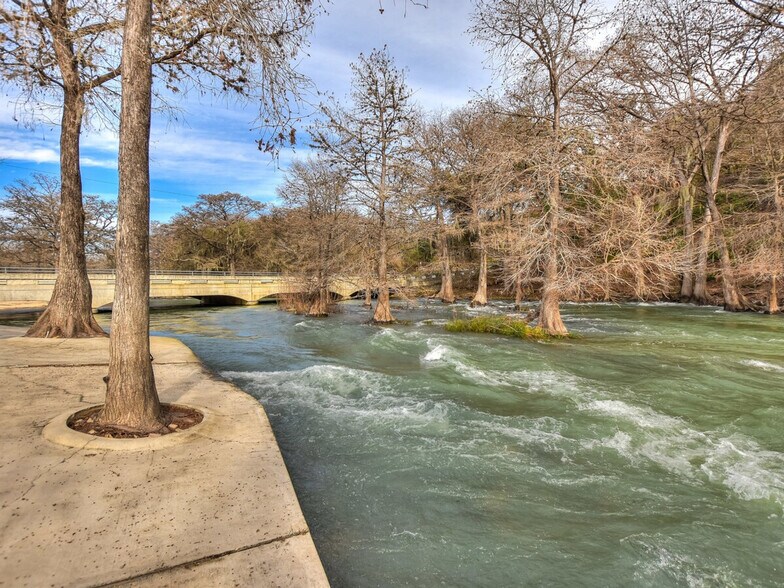 Building Photo - 1554 Gruene Rd