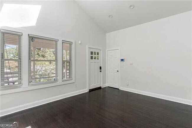 Building Photo - 954 Byron Dr SW