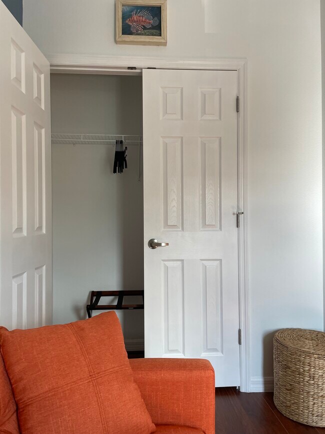 Building Photo - 118 N Fredrica Ave