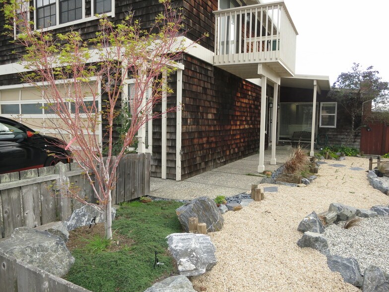 Building Photo - 2000 Kehoe Ave