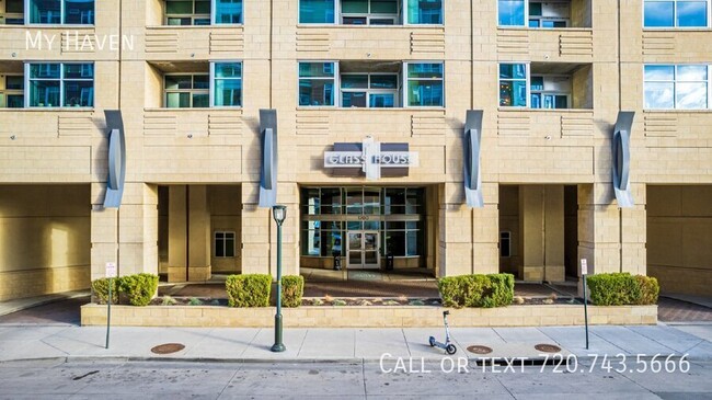 Building Photo - Beautifully renovated corner unit at prest...