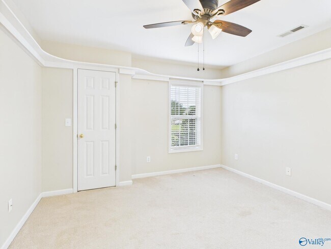 Building Photo - 122 Bellingham Dr